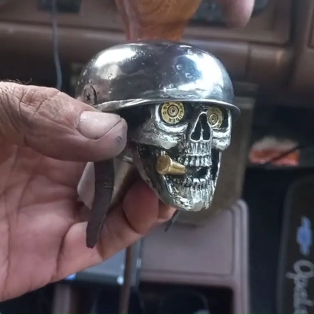 💀Skull Soldier Grip - Handcrafted Gear Knob