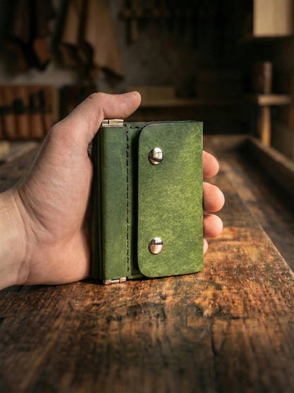 👛✨ Compact Leather Trifold Wallet – Slim, Stylish & Convenient Everyday Carry! 💳🤎