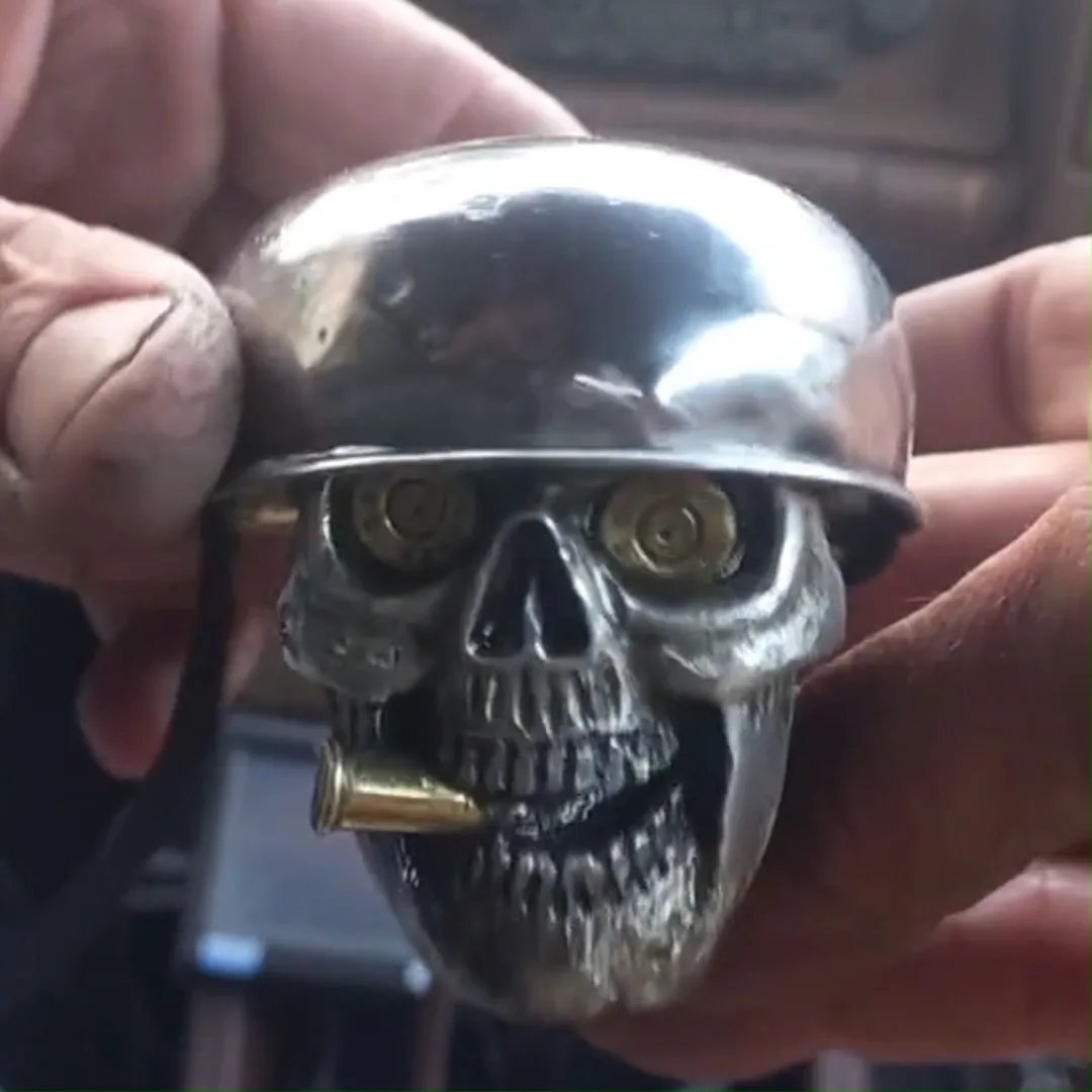💀Skull Soldier Grip - Handcrafted Gear Knob